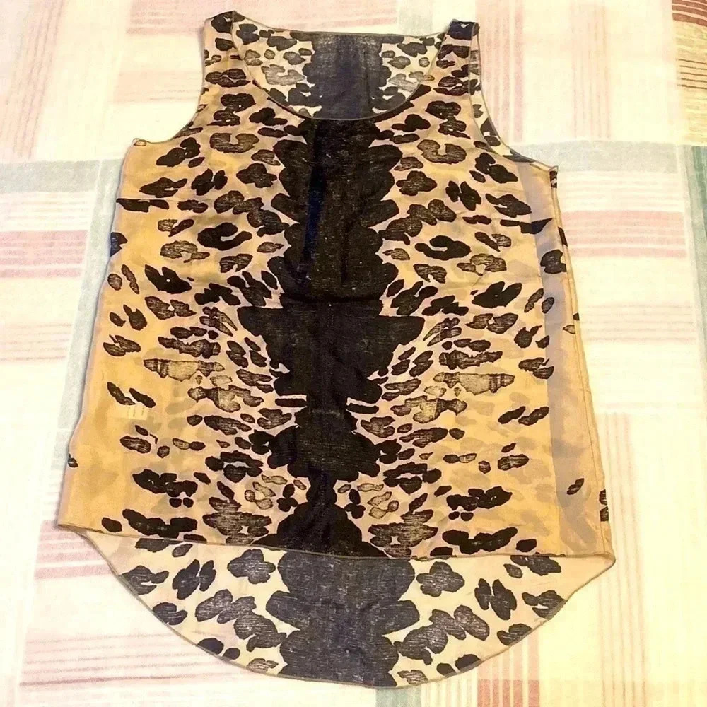Asymmetrical light like a cloud ☁️ summer top  Tiger print